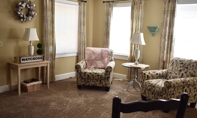 Waycross Cottage | Ivy Cottage on Fern