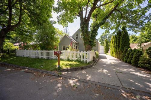 Coeur d'Alene House | Ivy Cottage