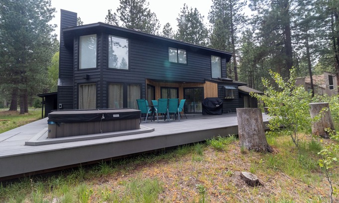 Black Butte Ranch House | Jacobs Ladder 3 bdrm/3.5 bth near Glaze Meadow Pool, tennis, & bike rentals
