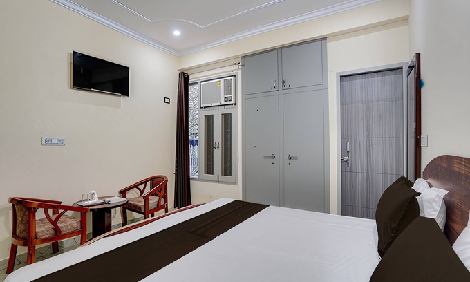 Greater Noida House | Jagdamba Homestay
