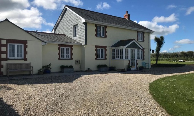 Ruan High Lanes Bed & Breakfast | Jago Cottage