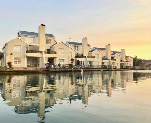 Marina Martinique Apartment | Jamaican Palms 28