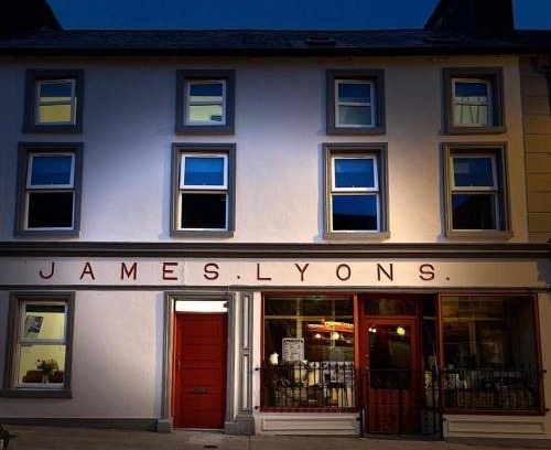 Ballyhaunis Bed & Breakfast | 'James Lyons' The old main St