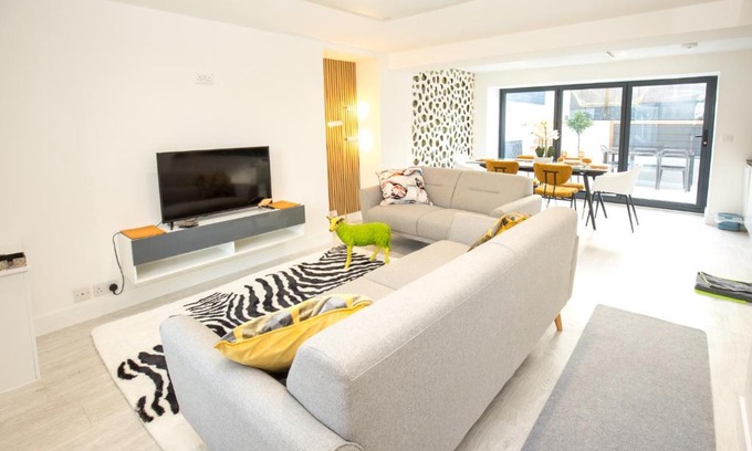 Park House | James' Place at Castle Cottage