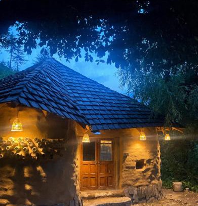 Old Manali Cabin | Janki's Commune - An Earthen Stay Amidst Old Manali