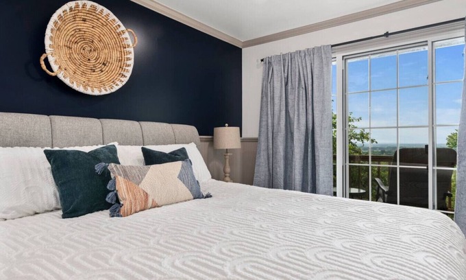 Ramona Cabin | Jarrett Farm Resort - Suite 5