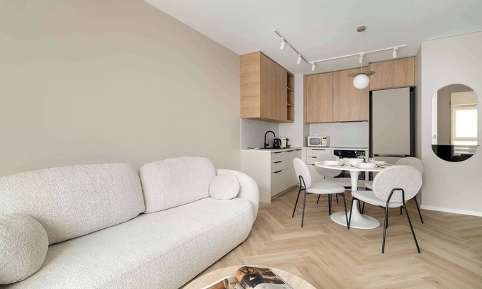 Poznan Apartment | Jasielska 7C Poznań | Beige Apartment with Parking and Air Conditioning