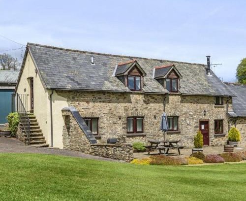 Hawkridge House | Jasper, Unique Upside-Down Retreat with Stunning Rural Views