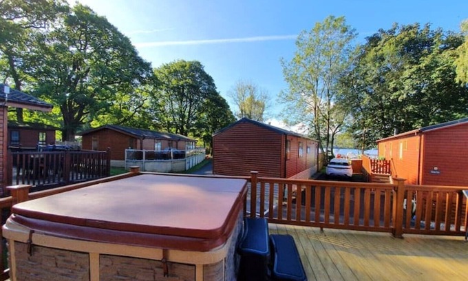 Troutbeck Bridge Cabin | Jaw-dropping Lodge With Hot Tub on Lake Windermere