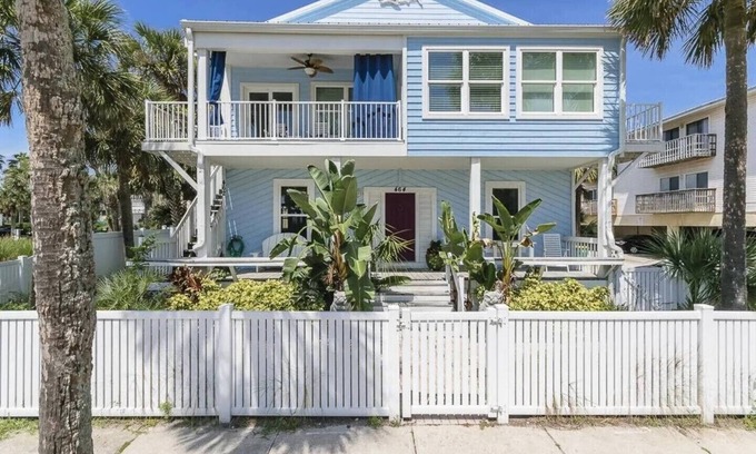 Jacksonville Beach Apartment | Jax Bch Cottage - Superb 3-bed/2-bath across the street from beach.