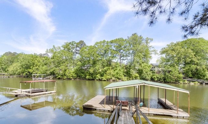 Crane Hill Cabin | "JAX JOINT" - Walk to Arrowhead restaurant, Boat launch at Arrowhead