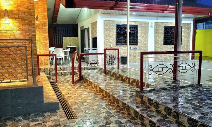 Madrid House | Jenessa's Bedsite Deluxe, 4 pers. Aircon, 5G Wifi, Netflix