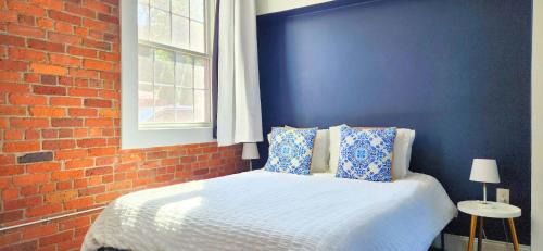 College Hill Apartment | Jennifer's Historic Downtown Loft