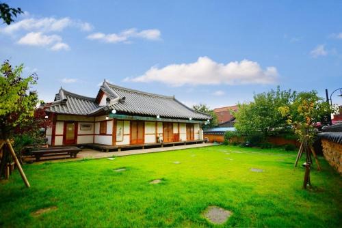 Jeonju House | Jeonju Jiudang Hanok Stay