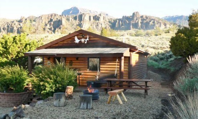 Cody Cabin | Jim Creek Cabin- cozy mountain retreat!
