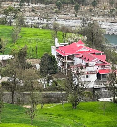 Chamba Resort | Jimmys River Resort