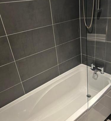 Strood Apartment | JM cozy double room with huge garden