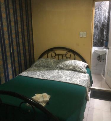 Quezon City House | Johnfronz Building Aircondition StudiotypeRoom