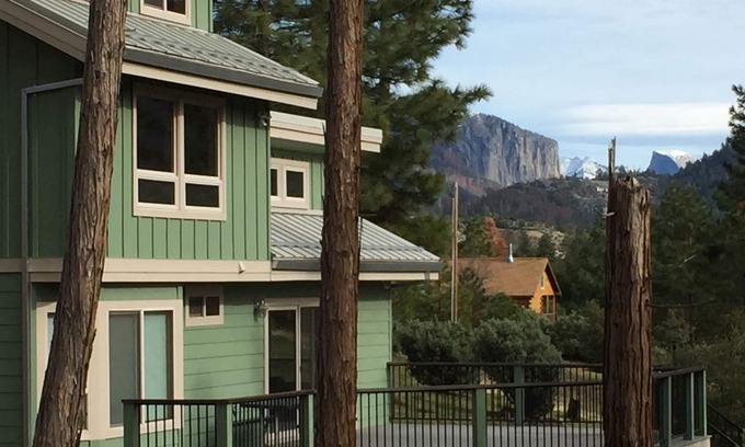 Foresta House | Johnson Family Yosemite Cabin - Centrally Located Inside The National Park