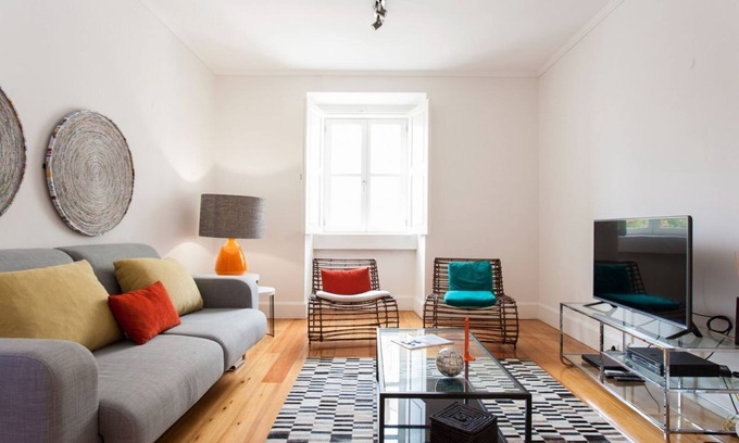 Santa Maria Maior Apartment | JOIVY Stylish 2BR Apt w/balcony at the heart of Baixa