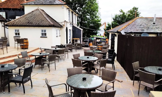 Heybridge Bed & Breakfast | Jolly Sailor- Fish on the Quay