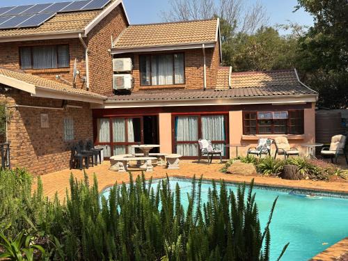 Greater Johannesburg Metropolitan Area House | Jolly Suites