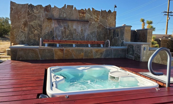 Joshua Tree House | Joshua Tree Home Home Fountain Oasis & Spa w/360 Views