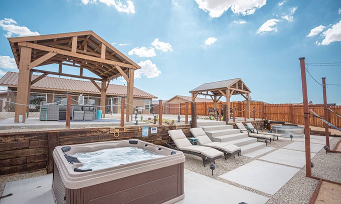 Twentynine Palms House | Joshua Tree National Park-Gorgeous Home-HotTub+Game Rm+Views+EV Charger!