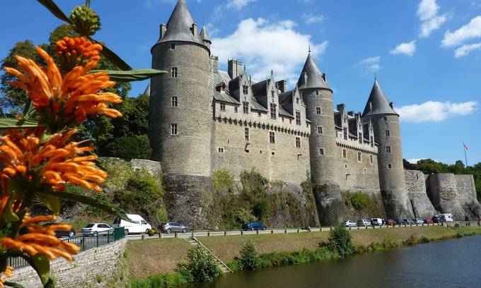 Josselin Cottage | Josselin town house for 5 people