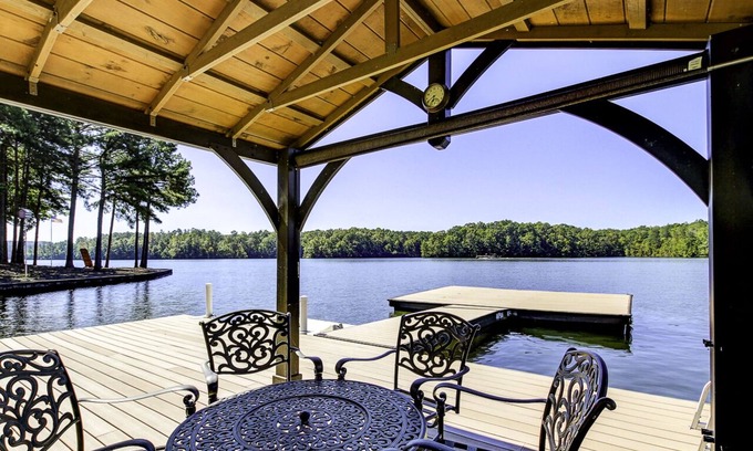 Wedowee Cabin | Journeys End - Incredible Views! Lakefront cabin retreat with Flat Lot