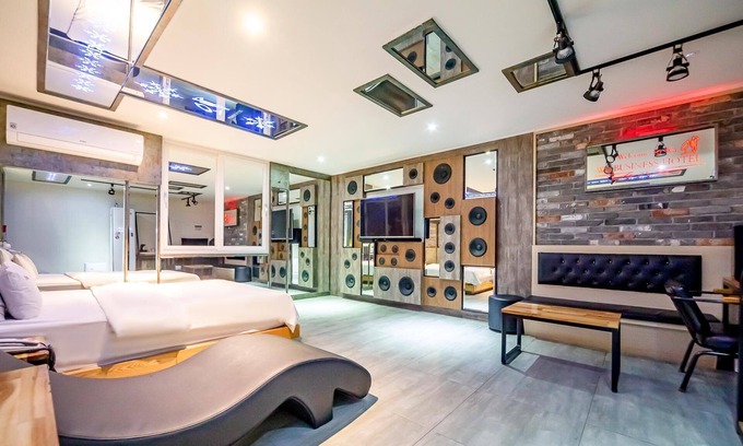 Chunghung Hotel | Jungheung-dong Hotel in Gwangju