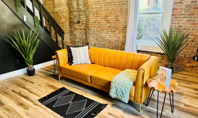 Italian Village Resort | Jungle House Downtown Columbus – Modern Boutique Suites