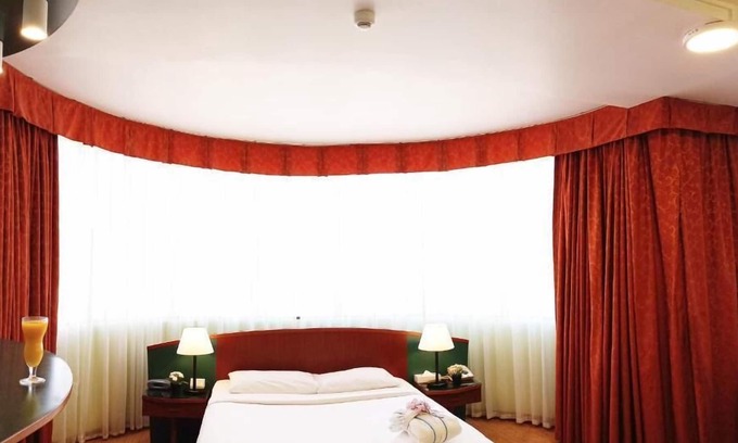 Al Zahiyah Apartment | JUNIOR SUIT NEAR HAZZA MOSQUE PARK BY LUXURY BOOKING