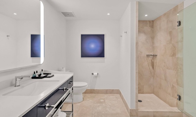 Mid Beach Hotel | Junior Suite Direct Ocean View Fontainebleau