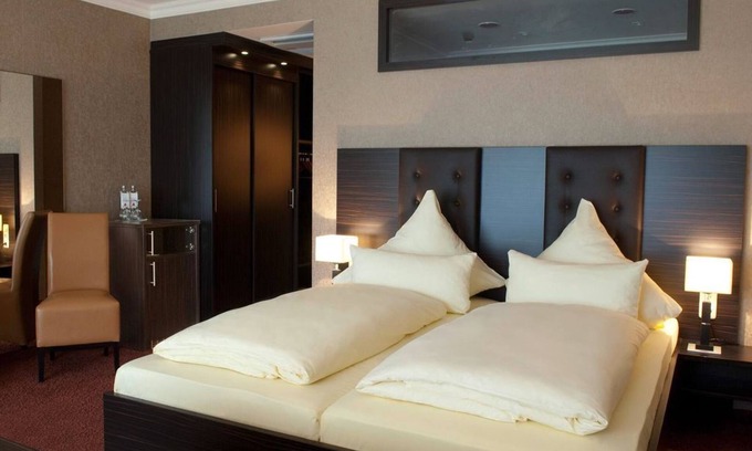 Loef House | Junior Suite-Halfboard BI - 2 P - Moselstern Parkhotel Krähennest