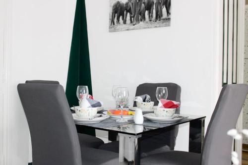 Chadwell Apartment | Juniper Apartment - 2 Bedroom