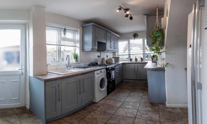 Swindon House | Juniper Close Retreat