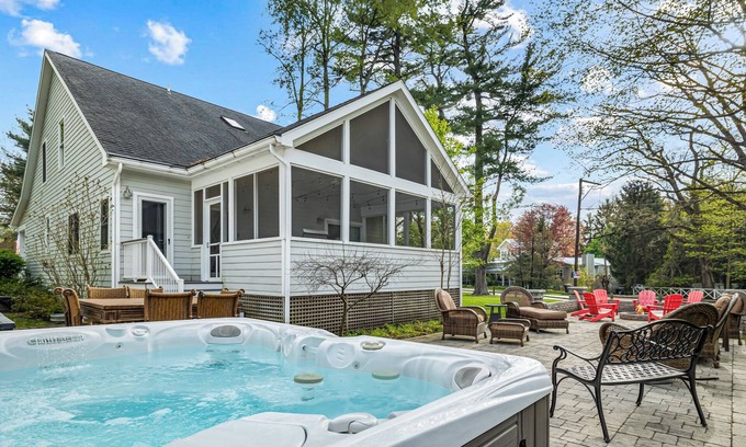 Union Pier House | Juniper Presents: Sun's Up - Bar Down, Beach, Putting Green + More!