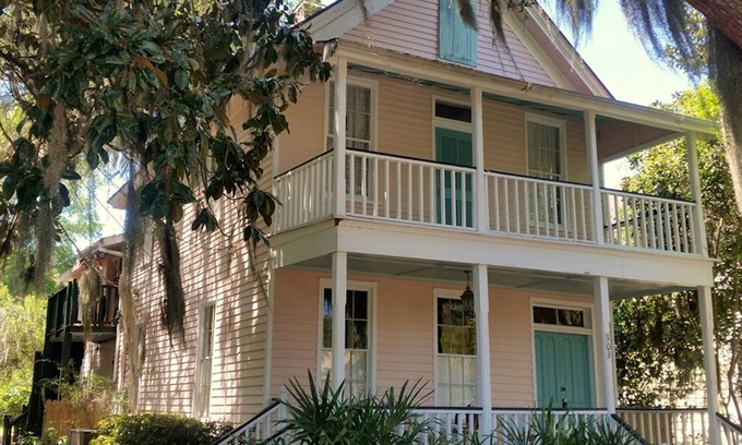 Port Royal House | Just 2 mi. to Parris Island & Beaufort, Walk to Beach & Shops - Sleeps 6 - Wi-FI