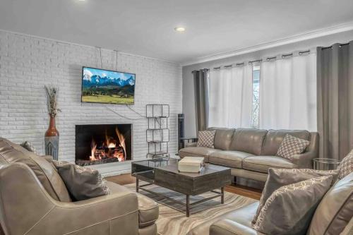 Central Oklahoma City House | Just Like Home #3: OKC-50th St. Luxury Stay for 12