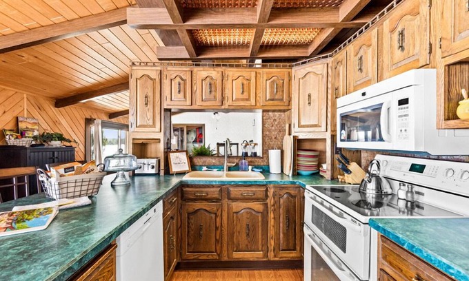 Duluth Cabin | Just north of Duluth near ATV/Hiking trails. With sauna!