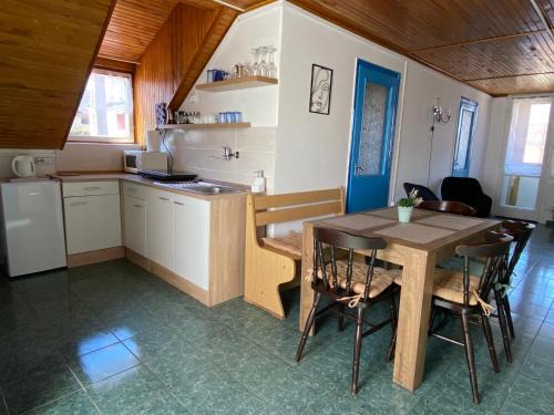 Bukkszentkereszt Apartment | Kék Nefejelcs apartman