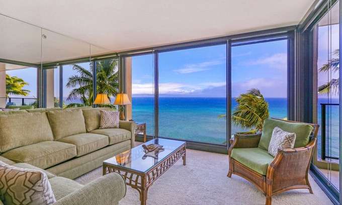 Kaanapali Apartment | Kaanapali Ocean Front 1 Bedroom! Mahana 617!