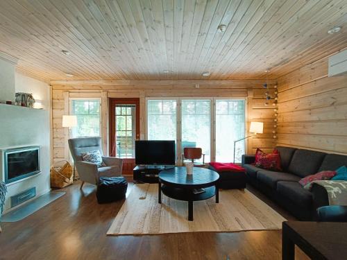 Syote Ski Chalet | Kaarnikka