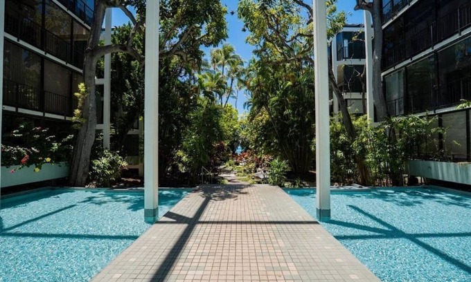 Waialae Iki Condo | Kahala Beachfront Unique Bohemian Home