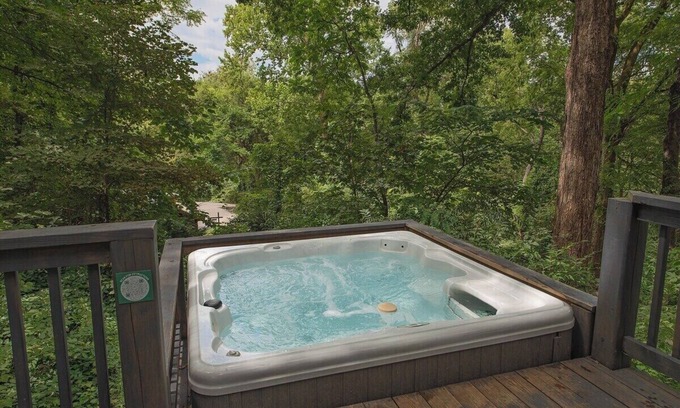 Lookout Valley Neighborhood Association Apartment | Kai Cabin | Wauhatchie Woodlands Close to Downtown