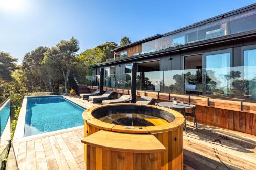 Waiheke Island Villa | Kaitiaki Lodge - Private pool & Spa