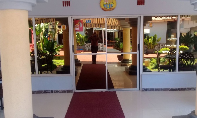 Lusaka Cabin | Kakwele Lodge & Tours