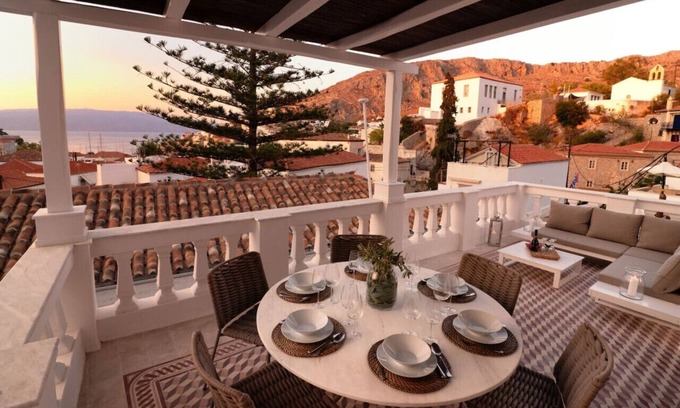 idhra Villa | Kalon Villa -The Heart of Hydra