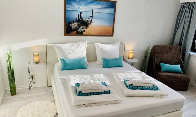 Graal Mueritz House | Kapitäns HUS - Ganzes Haus nur 300m zum Strand mit Infrarotsauna, Großer Garten, Kamin, Whirlpool -